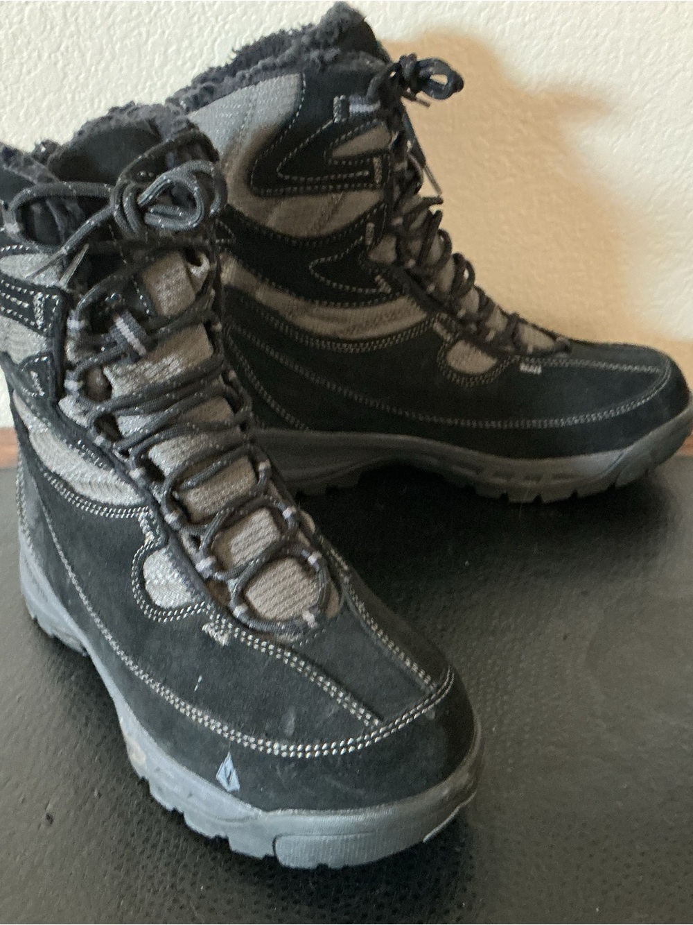 Vasque Women Pow Pow UltraDry Black Suede Insulated Snow Winter Boot Size 7.5